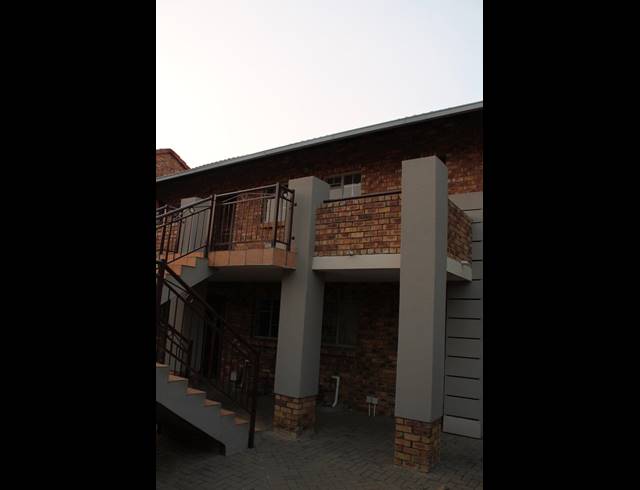 2 BEDROOM APARTMENT SOLD IN THERESAPARK